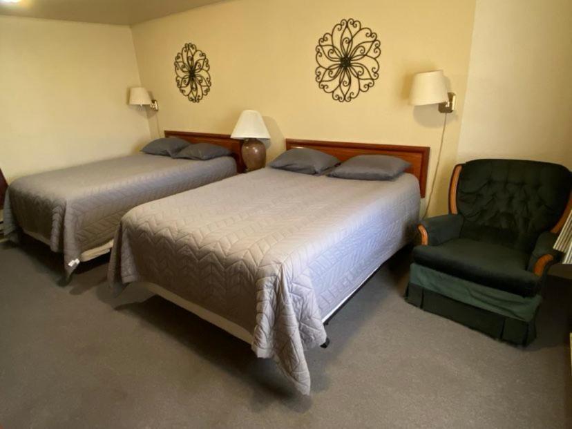 The Willows Motel Wilbur Экстерьер фото