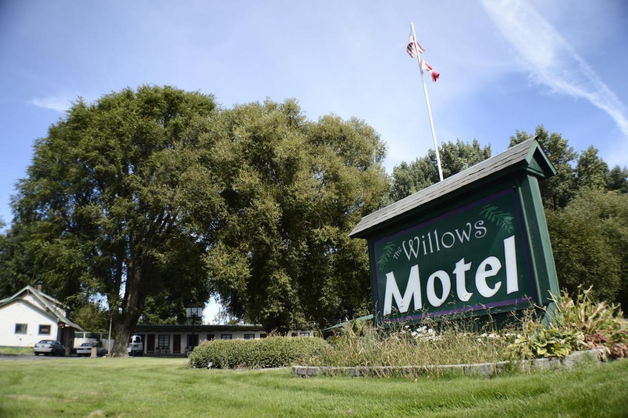 The Willows Motel Wilbur Экстерьер фото