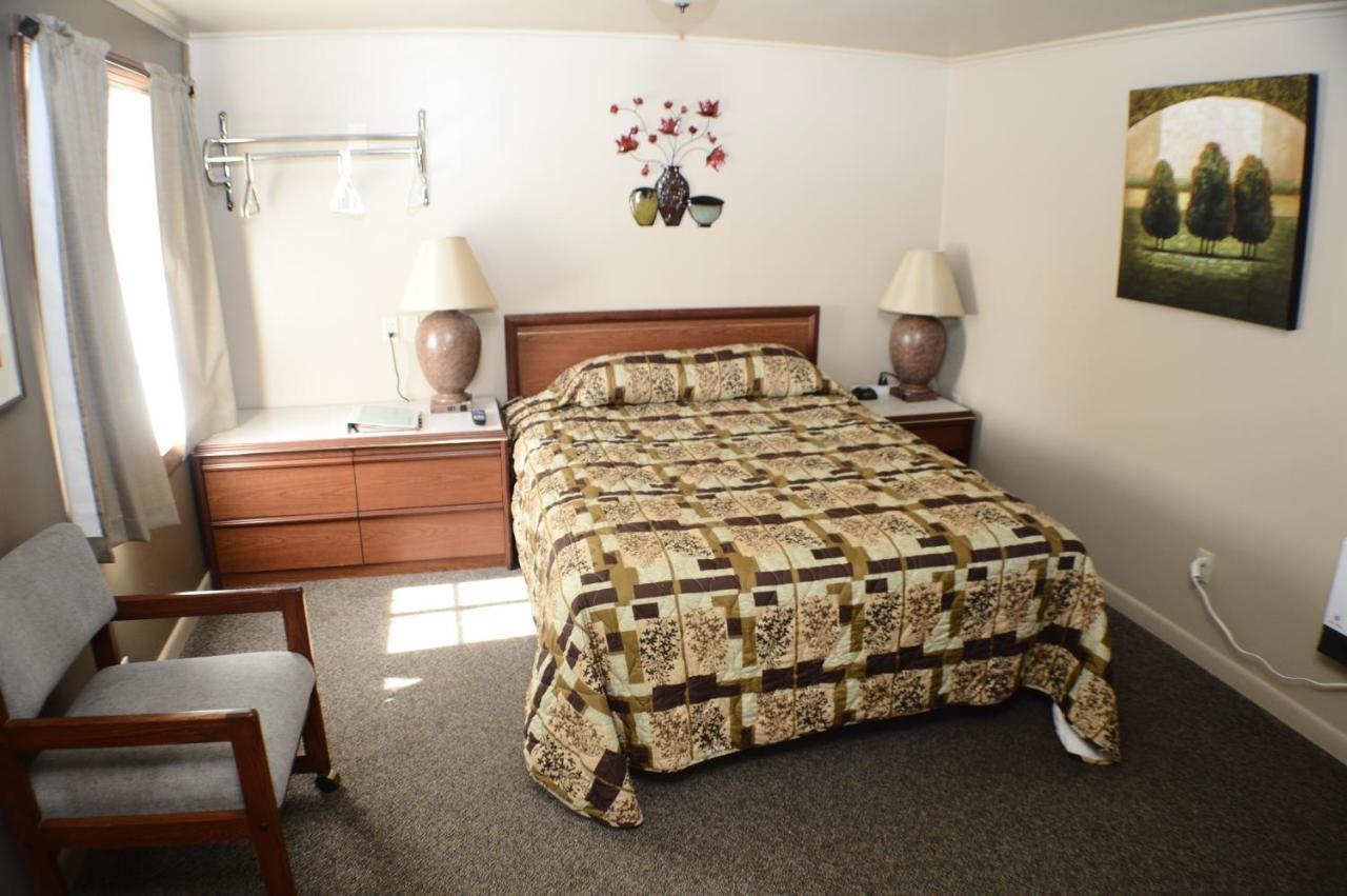 The Willows Motel Wilbur Экстерьер фото