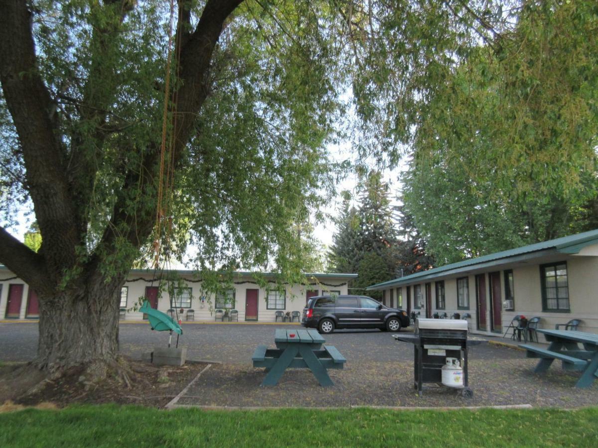 The Willows Motel Wilbur Экстерьер фото